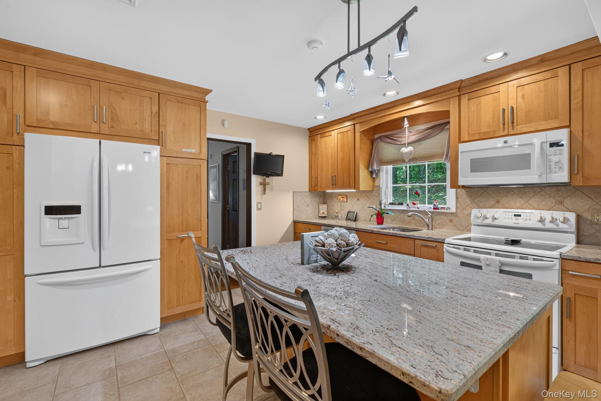 45 Goldin Boulevard Property Photo 2
