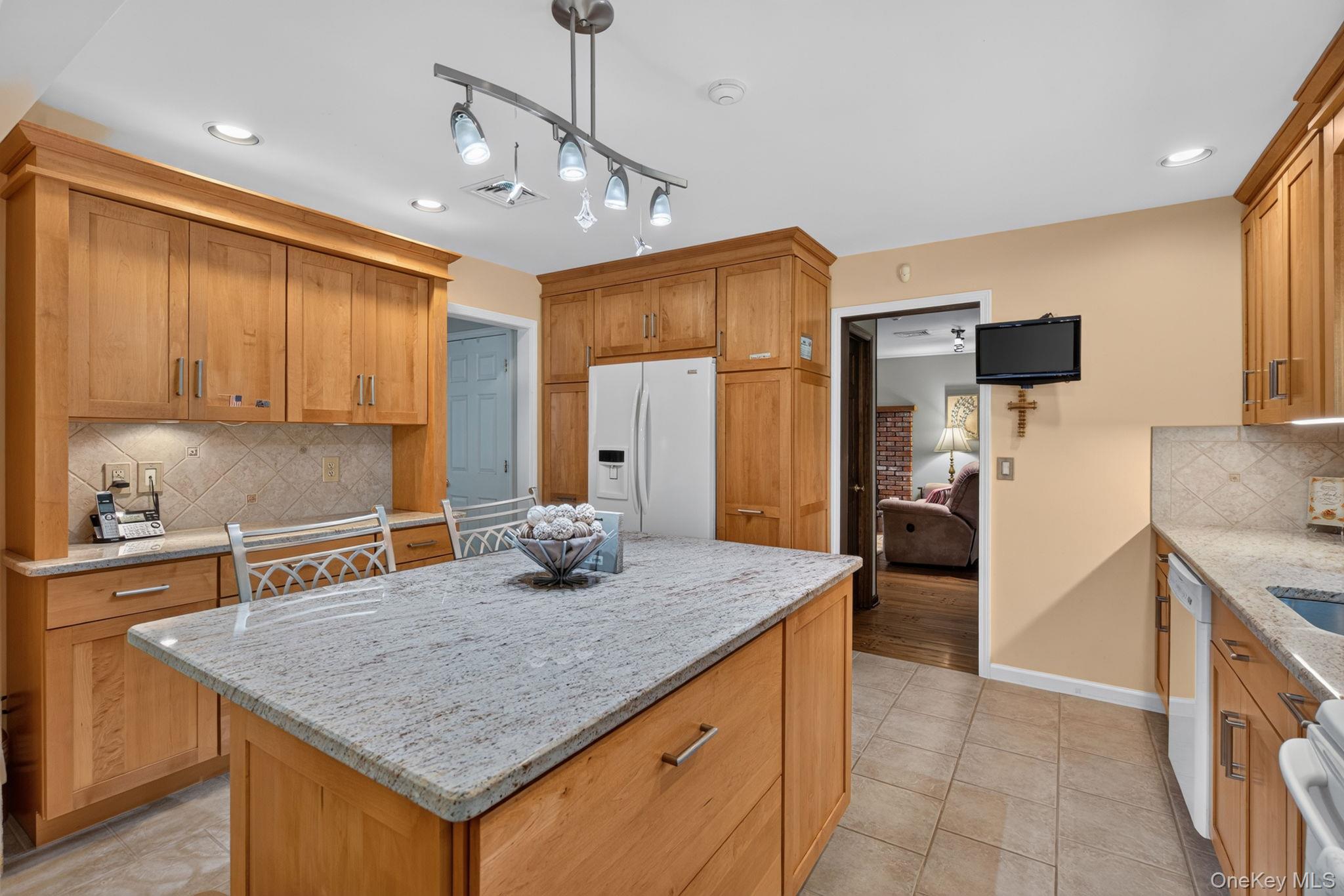 45 Goldin Boulevard Property Photo 3