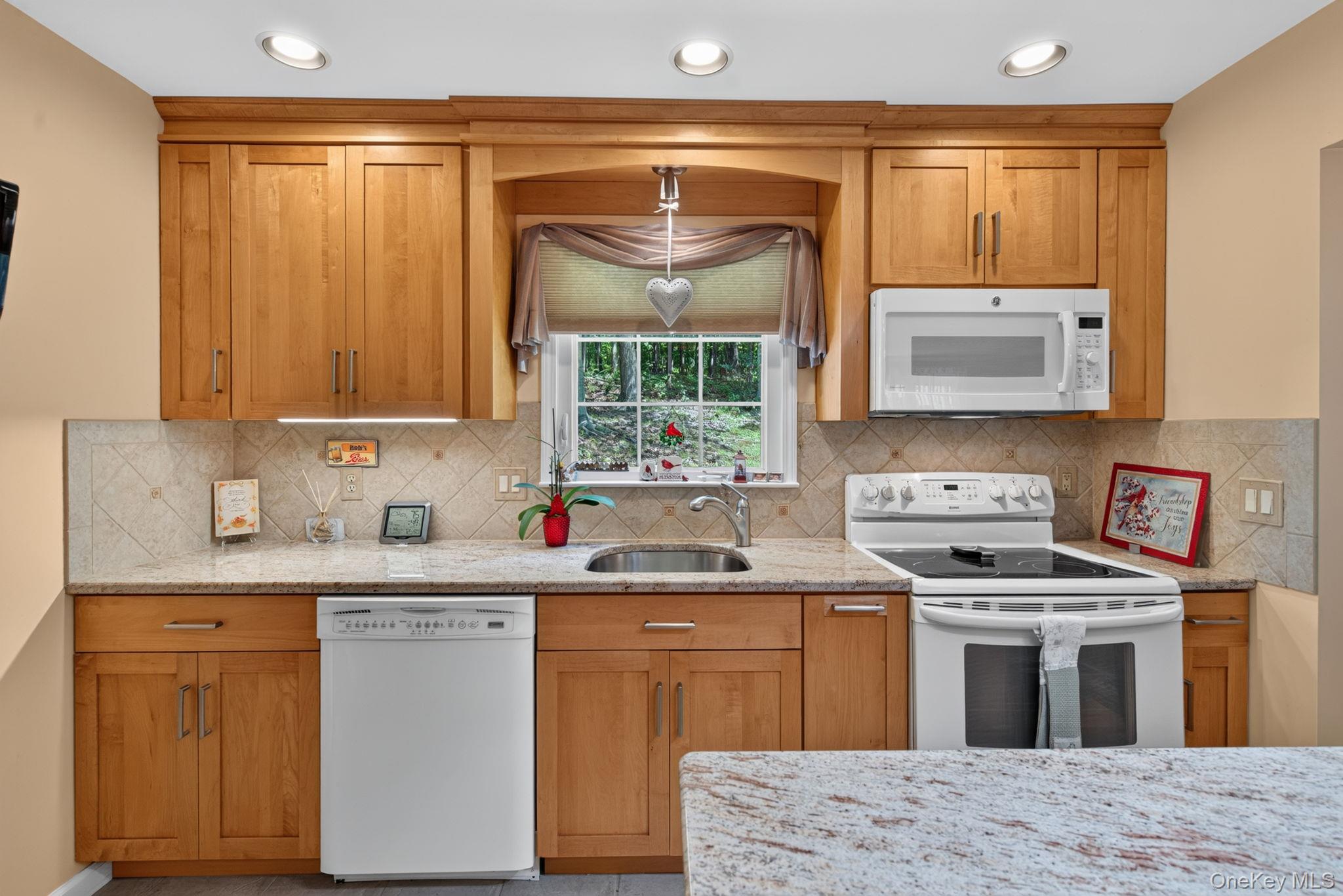 45 Goldin Boulevard Property Photo 4