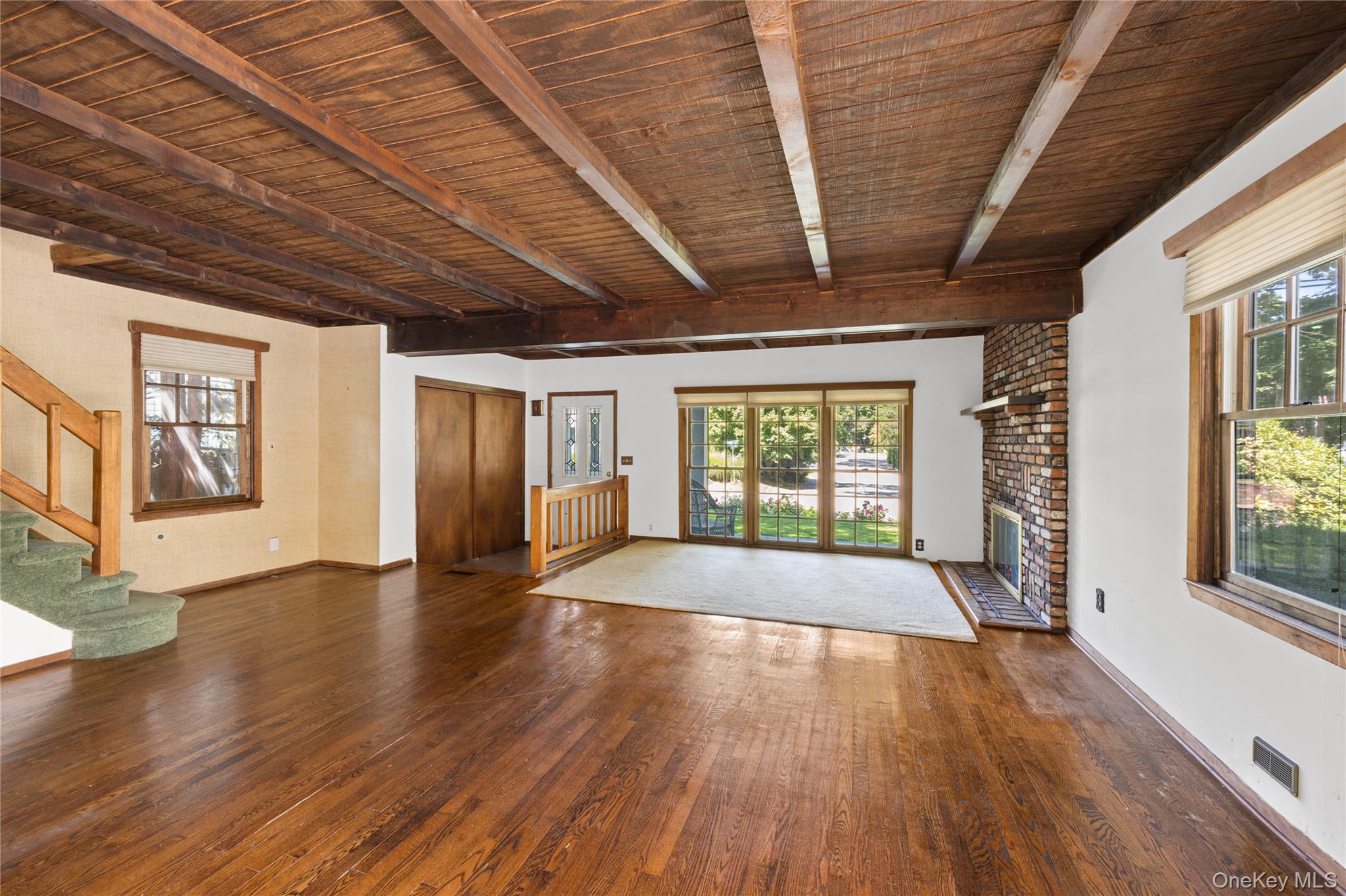 84 Oak Street Property Photo 12