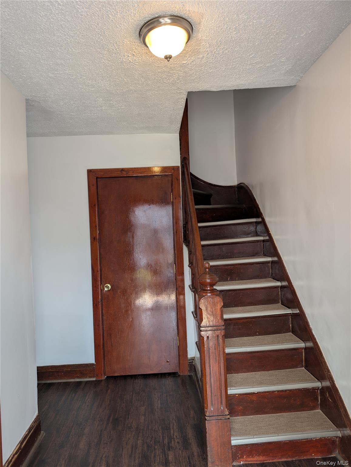 326 1st Street Property Photo 4