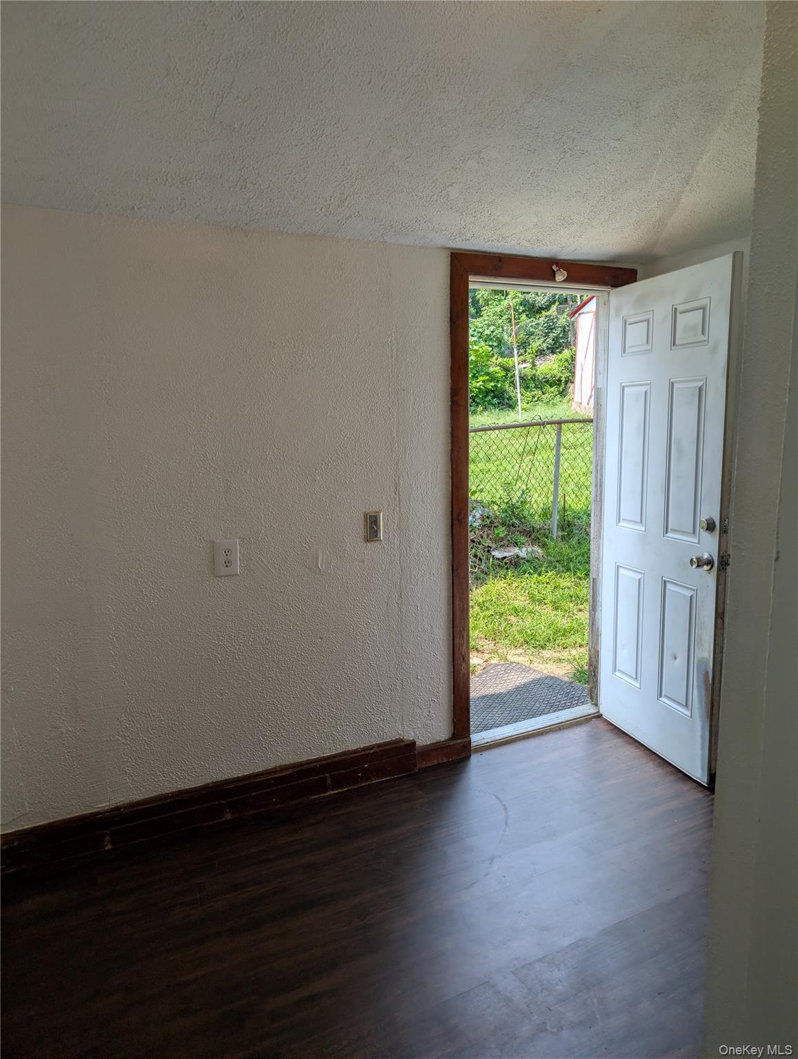 326 1st Street Property Photo 14