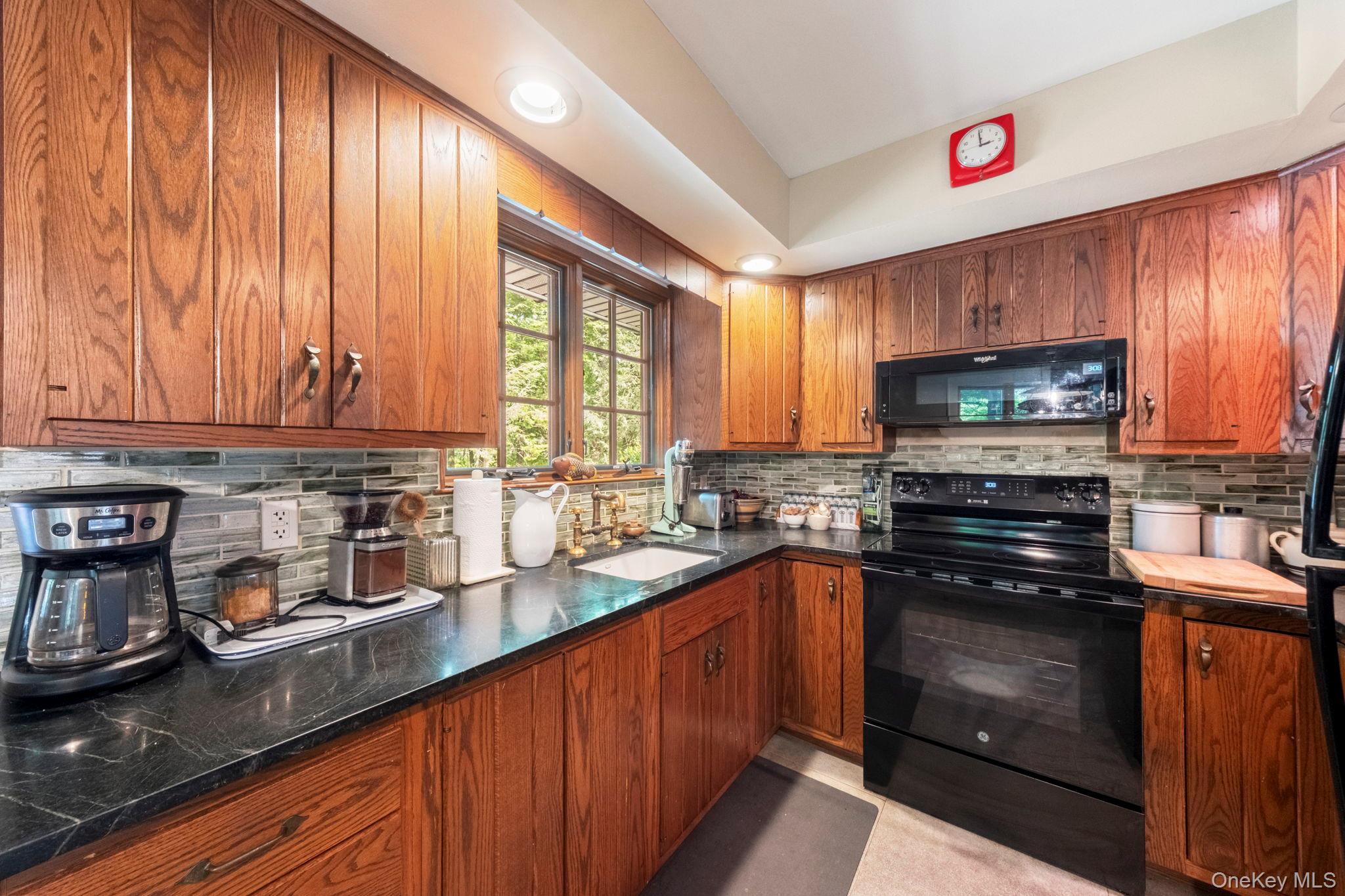 159 S Shore Drive Property Photo 5