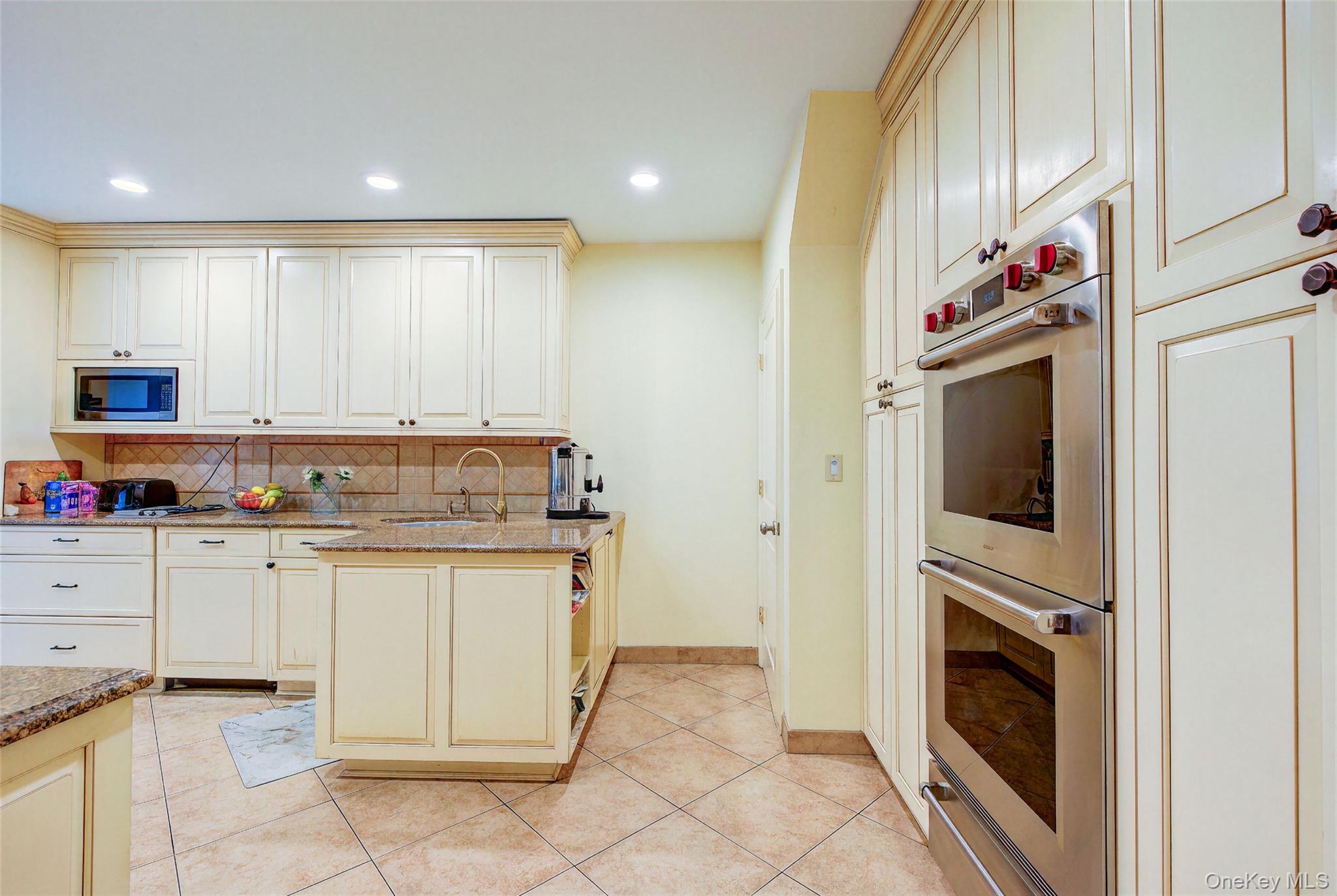 75-12 174th Street Property Photo 11