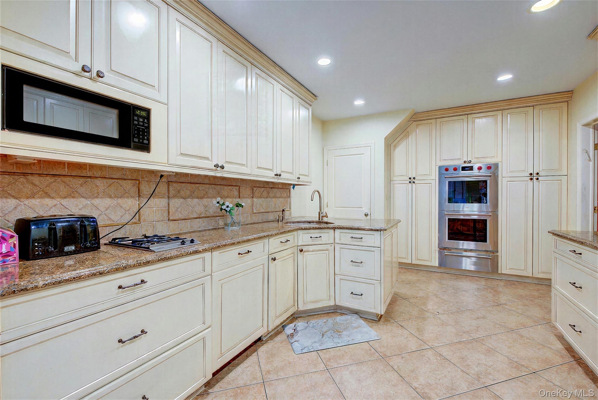 75-12 174th Street Property Photo 19