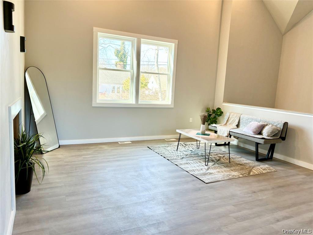 125 Lynbrook Drive Property Photo 7