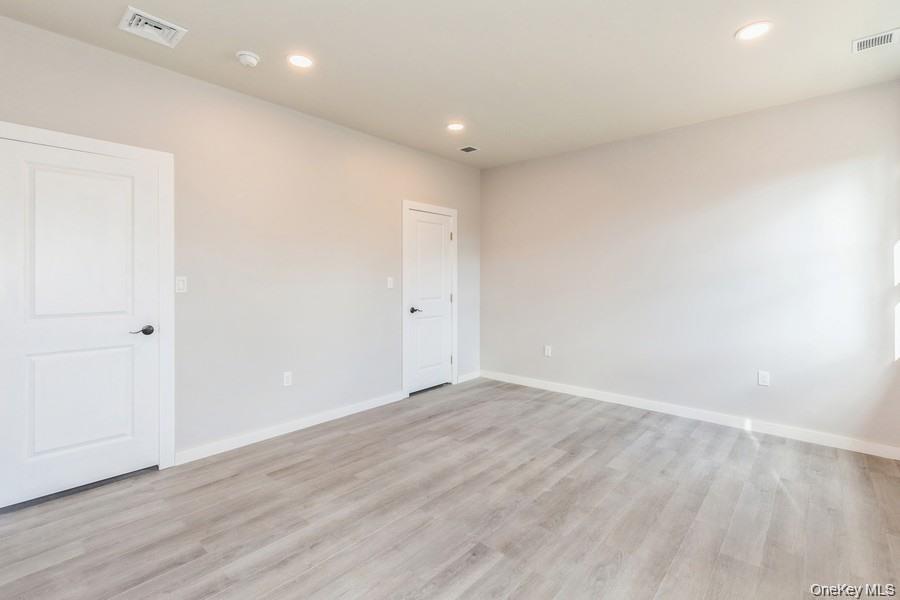 125 Lynbrook Drive Property Photo 11