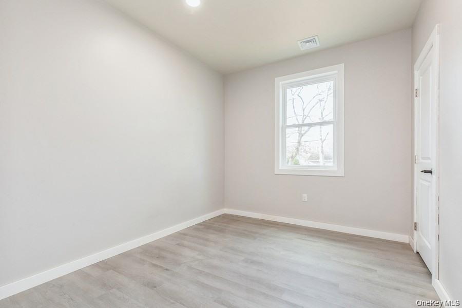 125 Lynbrook Drive Property Photo 14