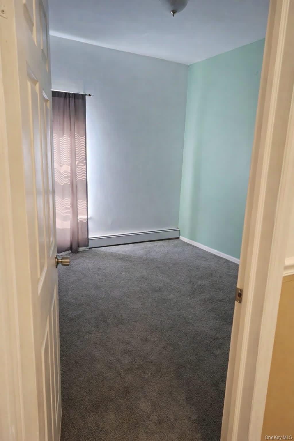 688 E 230th Street Property Photo 8