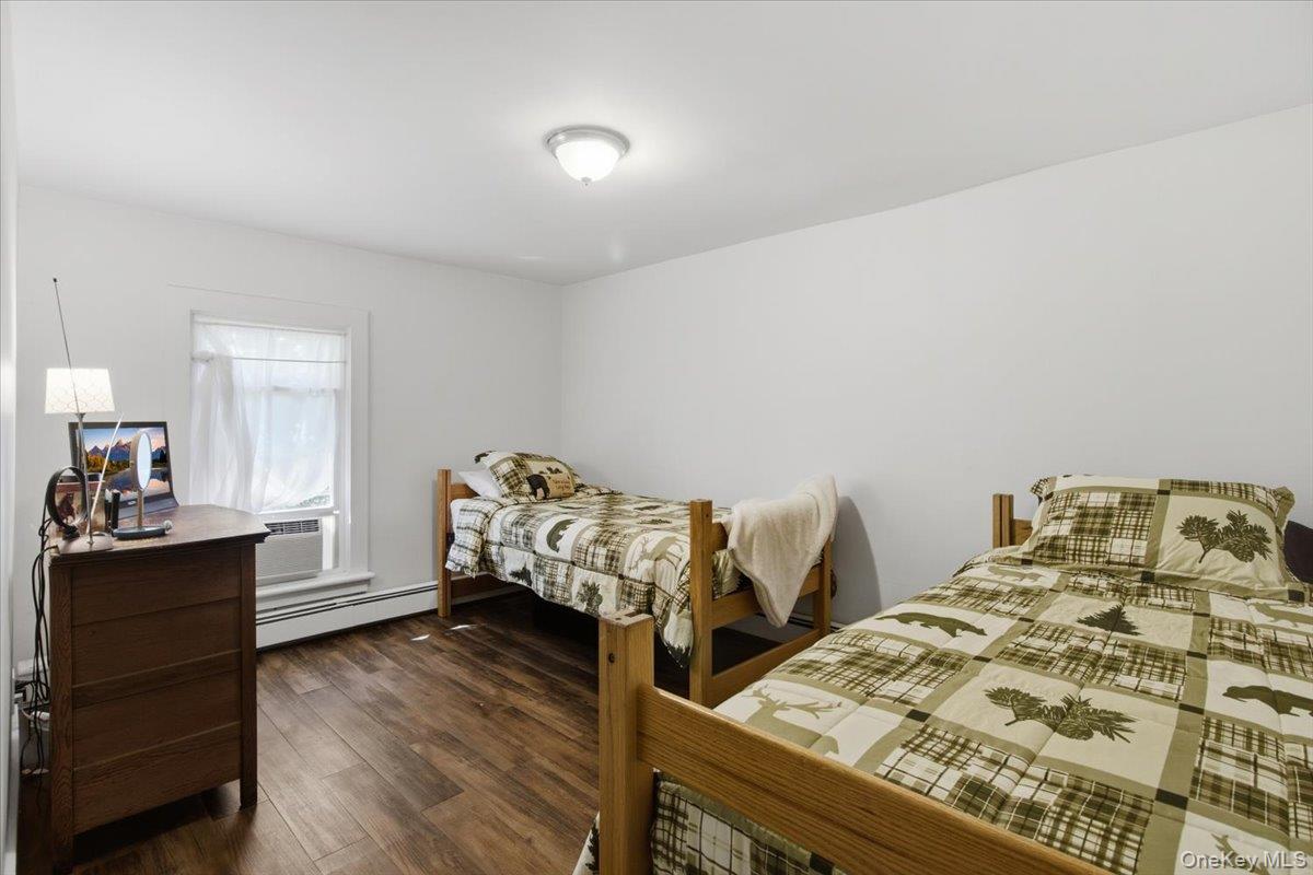 695 & 698 South Rd. Property Photo 15