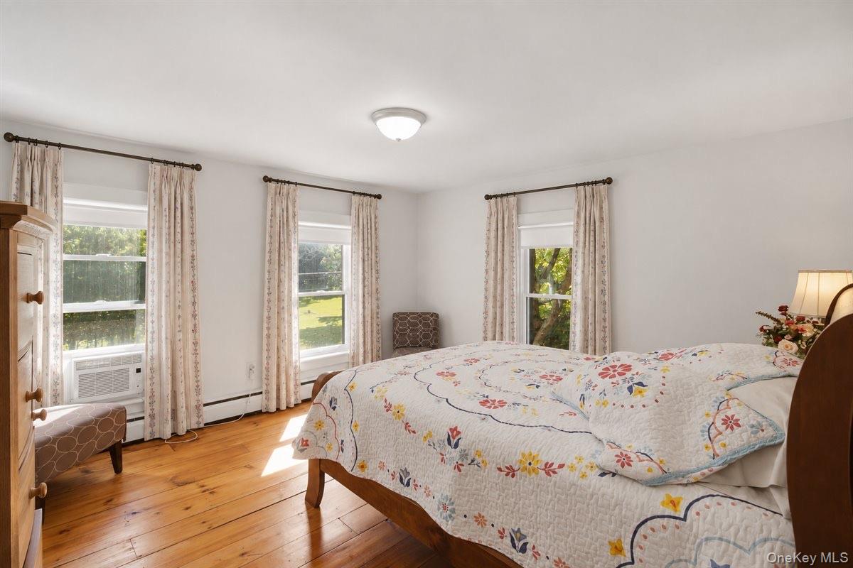 695 & 698 South Rd. Property Photo 17