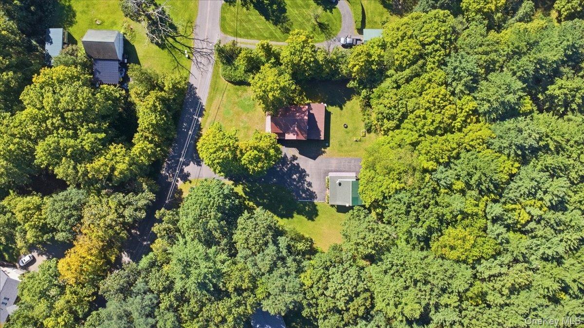 695 & 698 South Rd. Property Photo 28