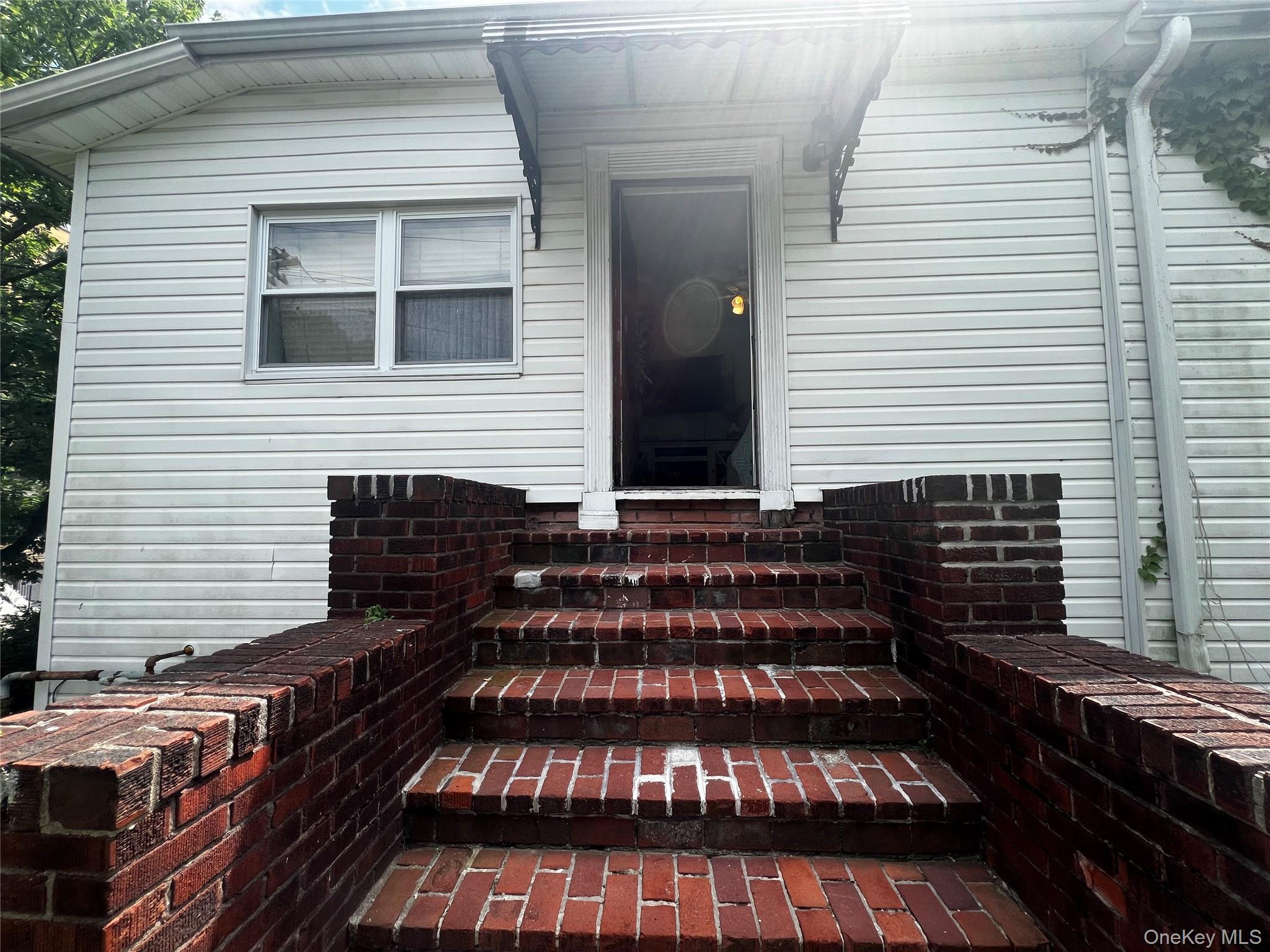 101 Sterling Avenue 2 Property Photo 4