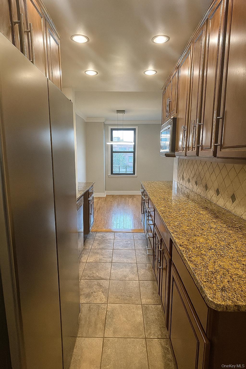 2835 Webb Avenue 7c Property Photo 7