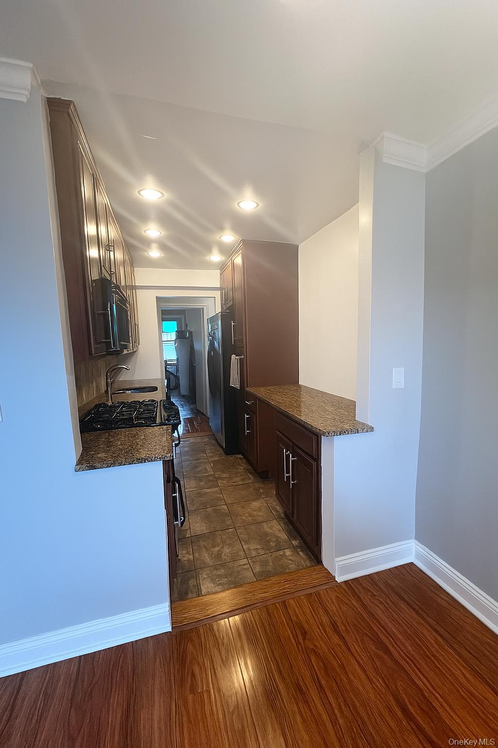 2835 Webb Avenue 7c Property Photo 8