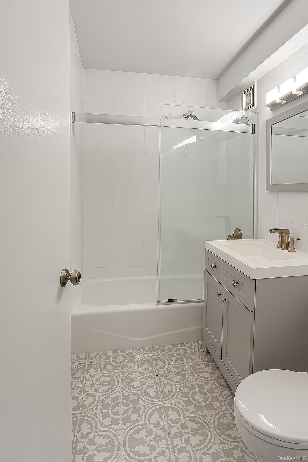 2835 Webb Avenue 7c Property Photo 13