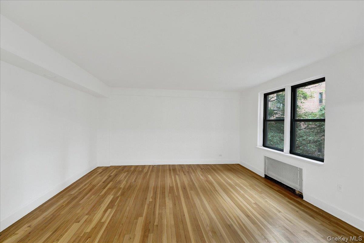 3840 Greystone Avenue 3i Property Photo 2