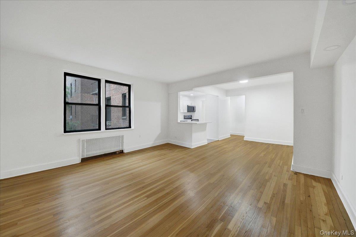 3840 Greystone Avenue 3i Property Photo 3
