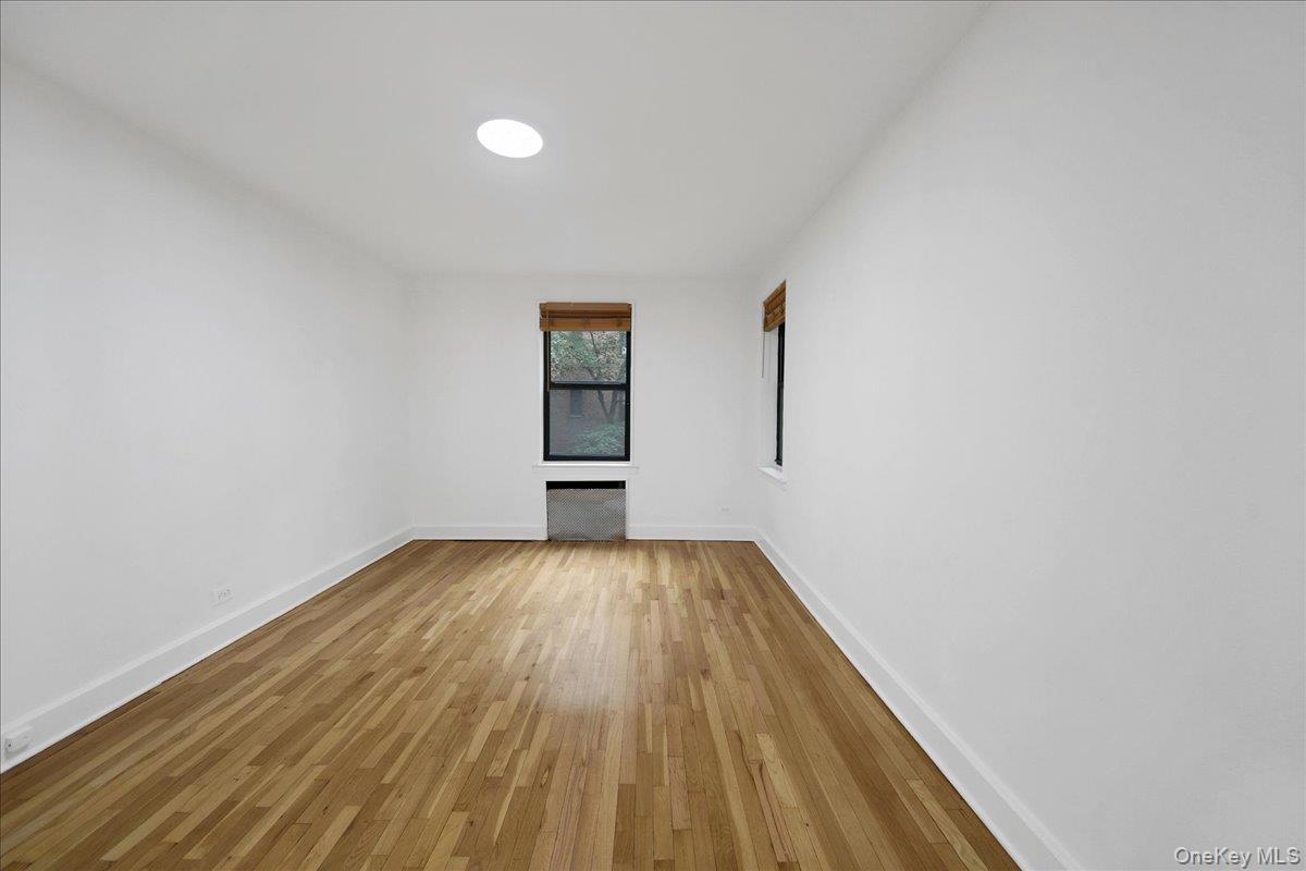 3840 Greystone Avenue 3i Property Photo 9