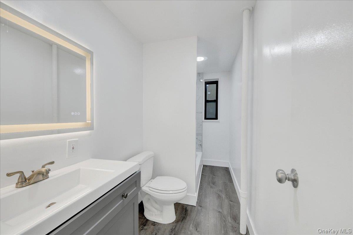 3840 Greystone Avenue 3i Property Photo 11