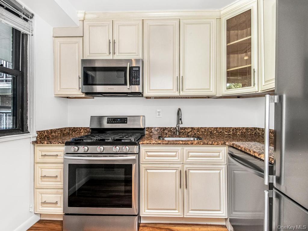 4705 Henry Hudson Parkway 3c Property Photo 4