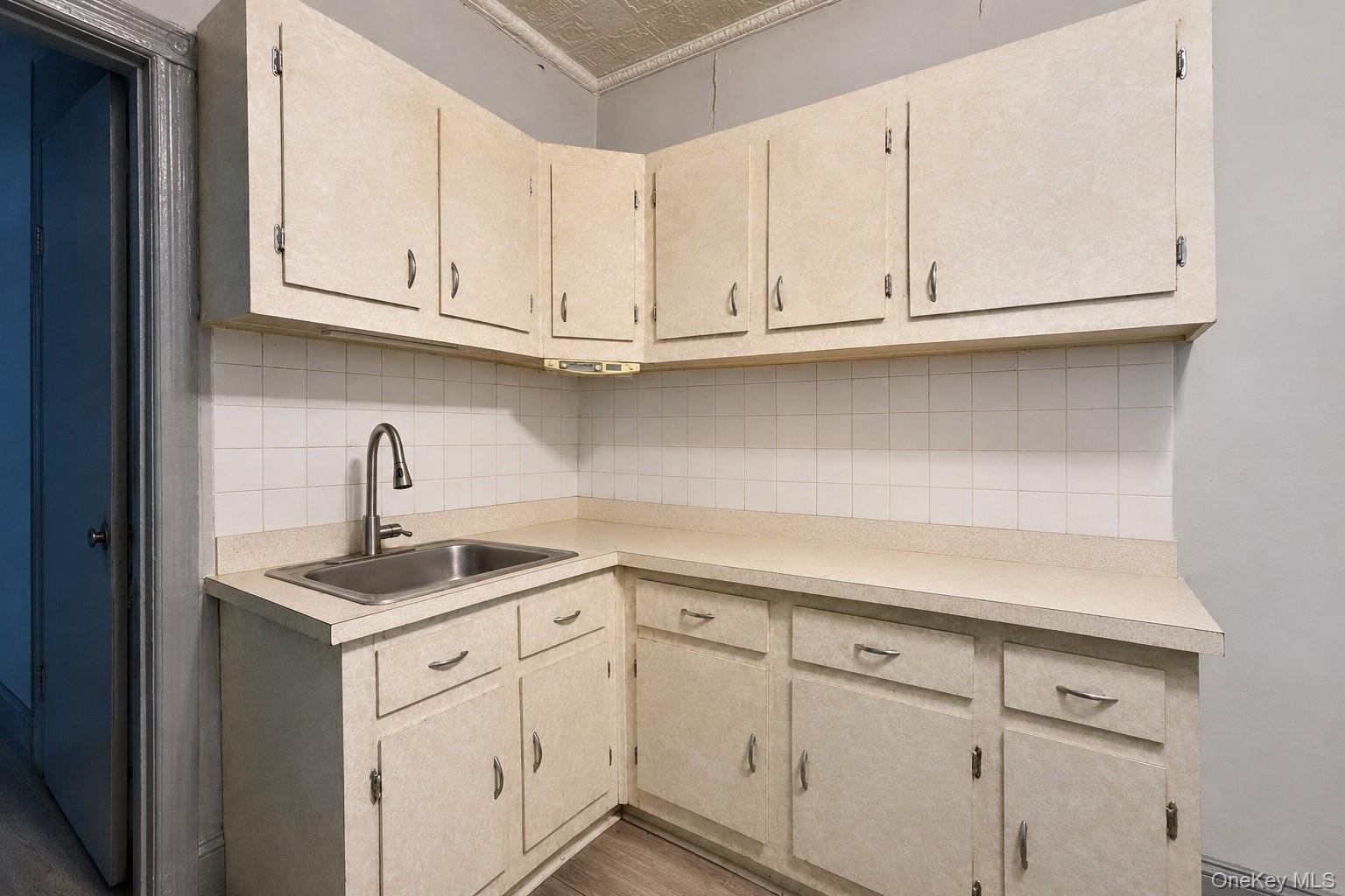 236 Schaefer Street Property Photo 4