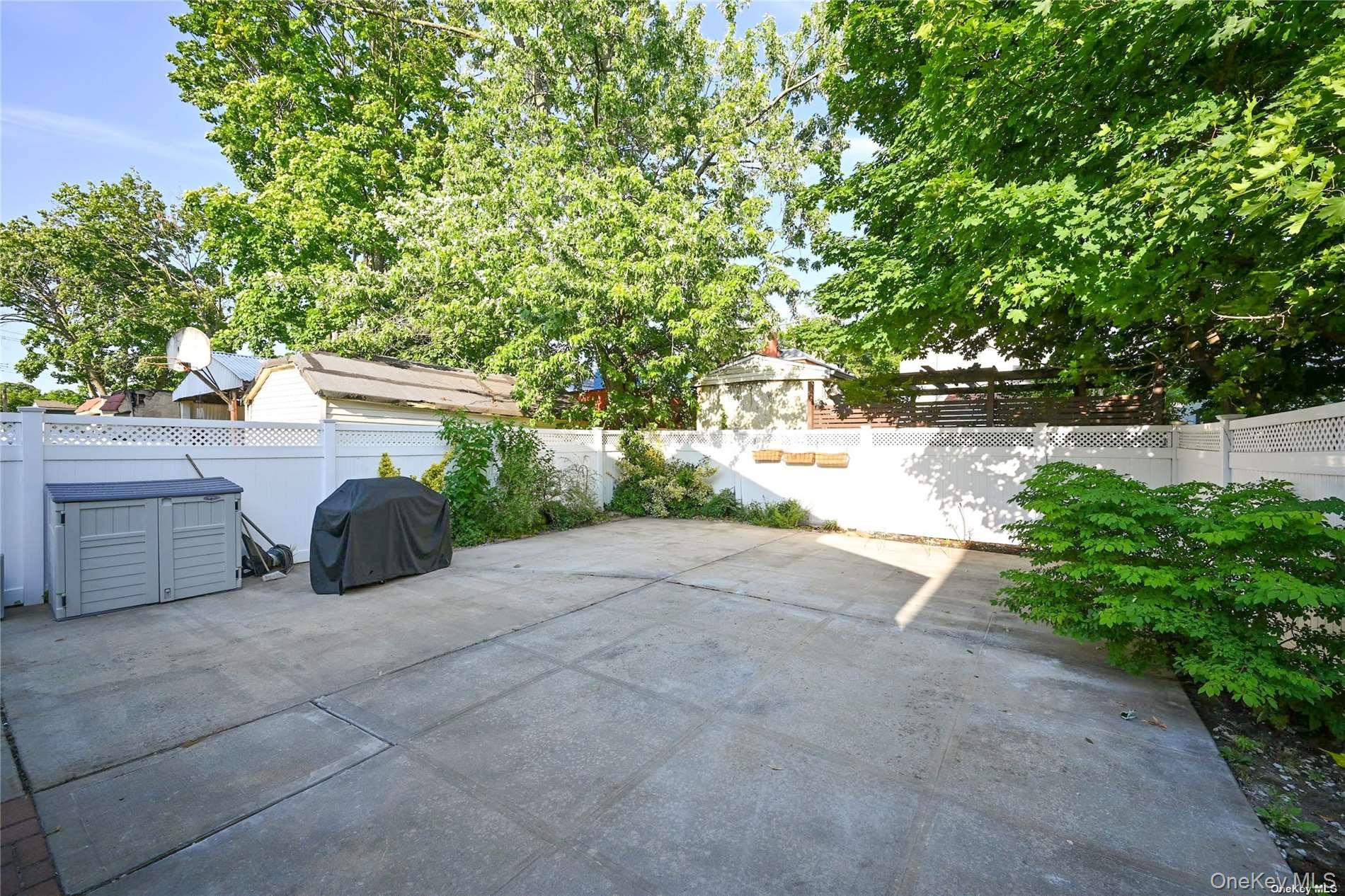 138-23 233rd Street Property Photo 25