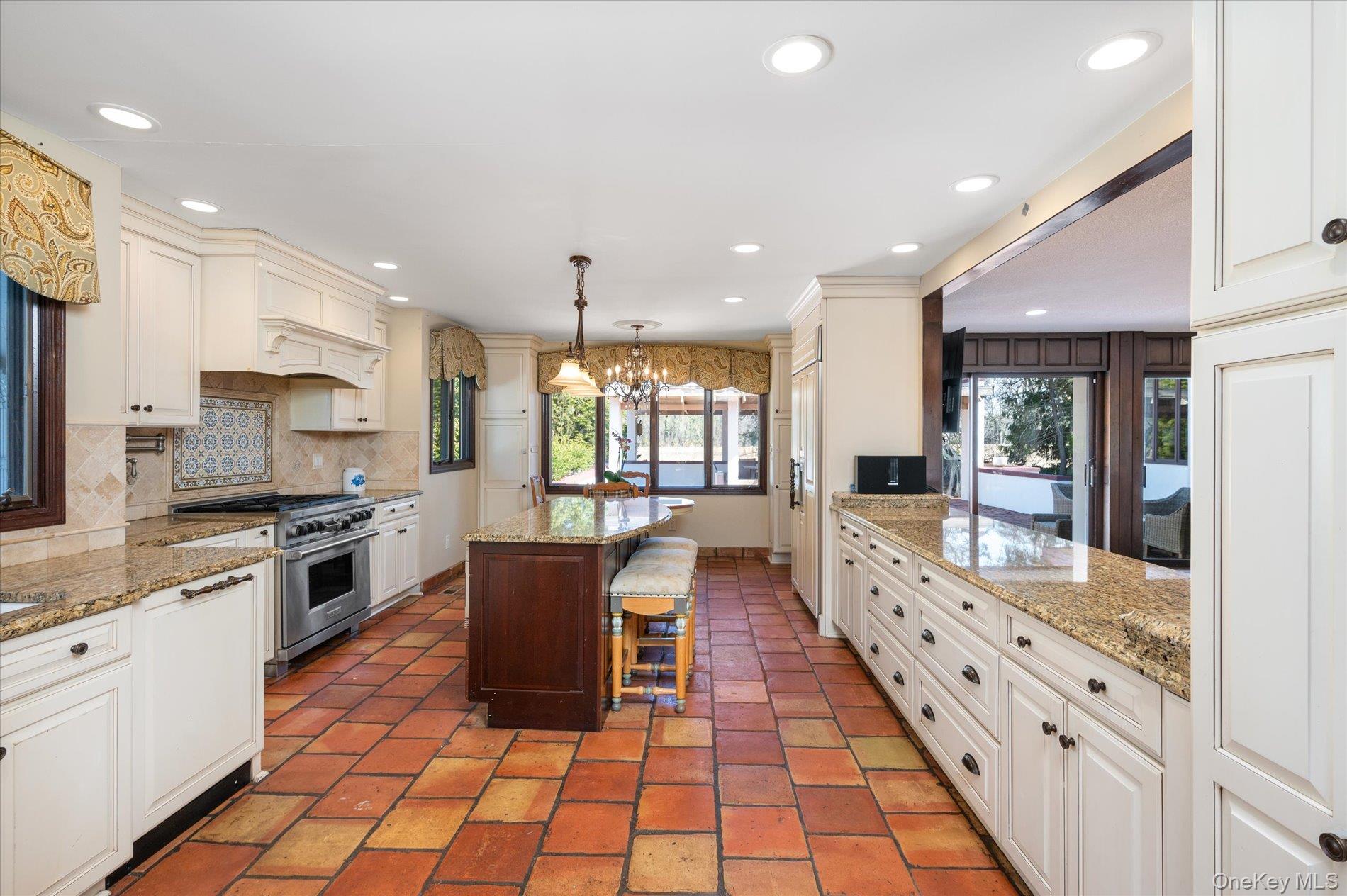 8 Plaka Court Property Photo 13