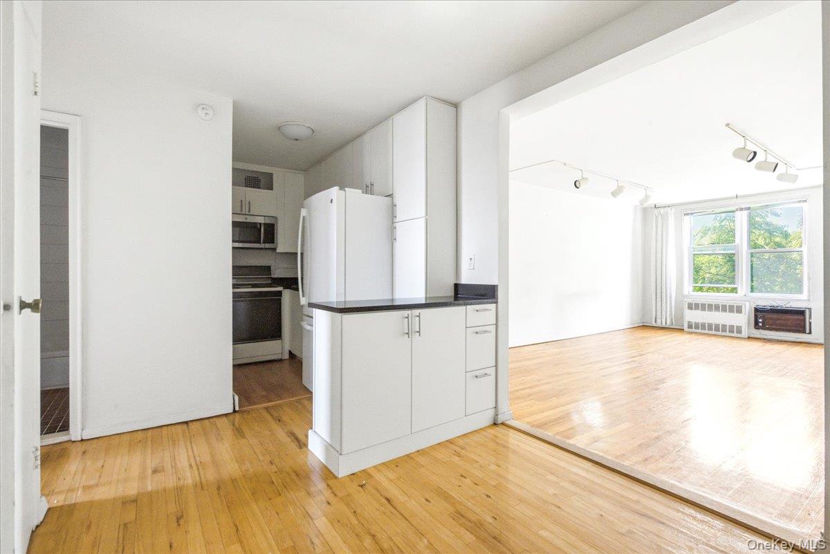67-50 Thornton Place 4s Property Photo 11