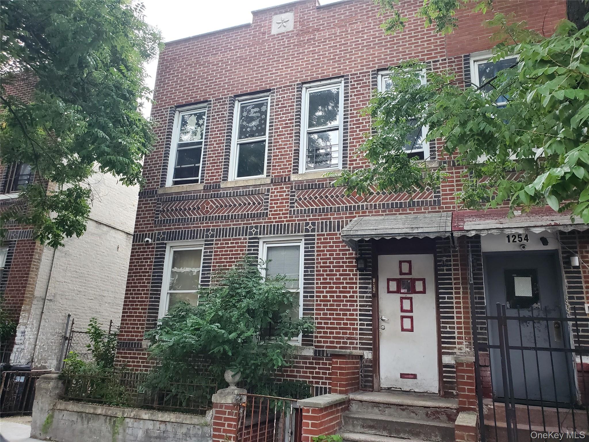 1256 Noble Avenue Property Photo 2
