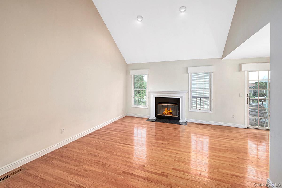 1103 Regent Drive Property Photo 5