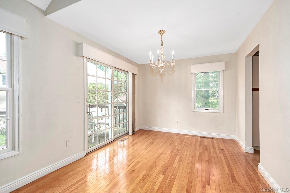 1103 Regent Drive Property Photo 9