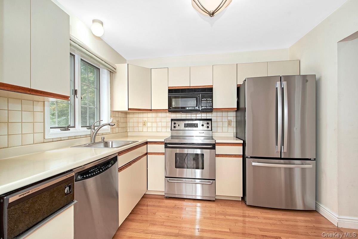 1103 Regent Drive Property Photo 10