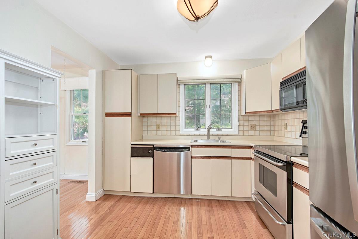 1103 Regent Drive Property Photo 11