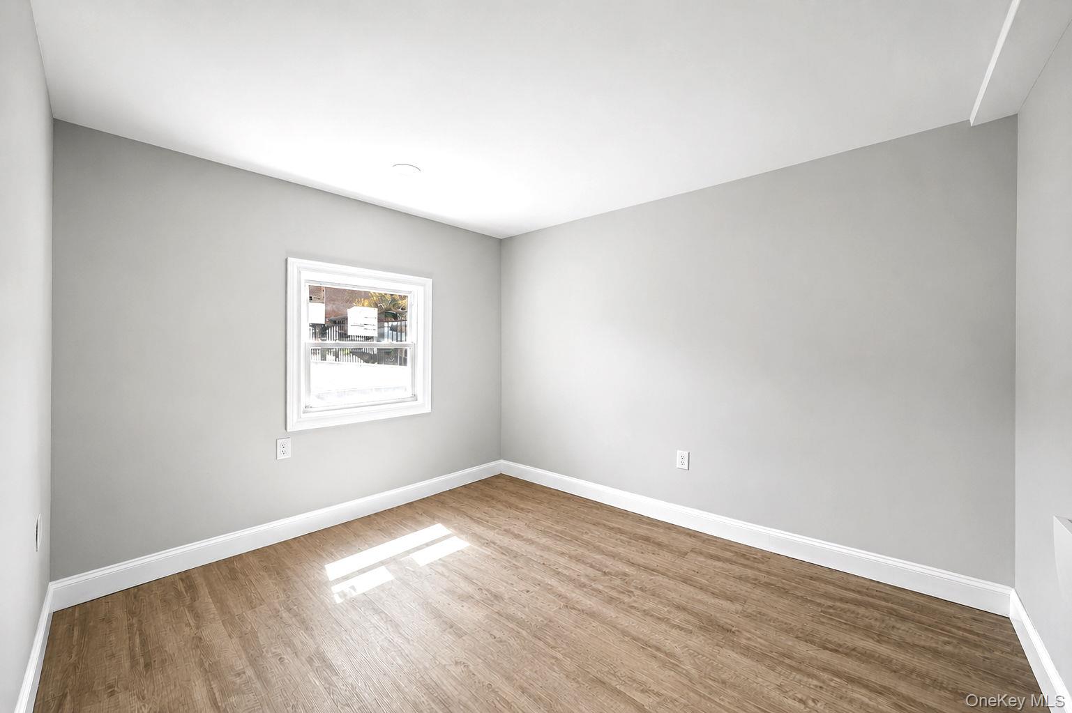 4059 Paulding Avenue Property Photo 33