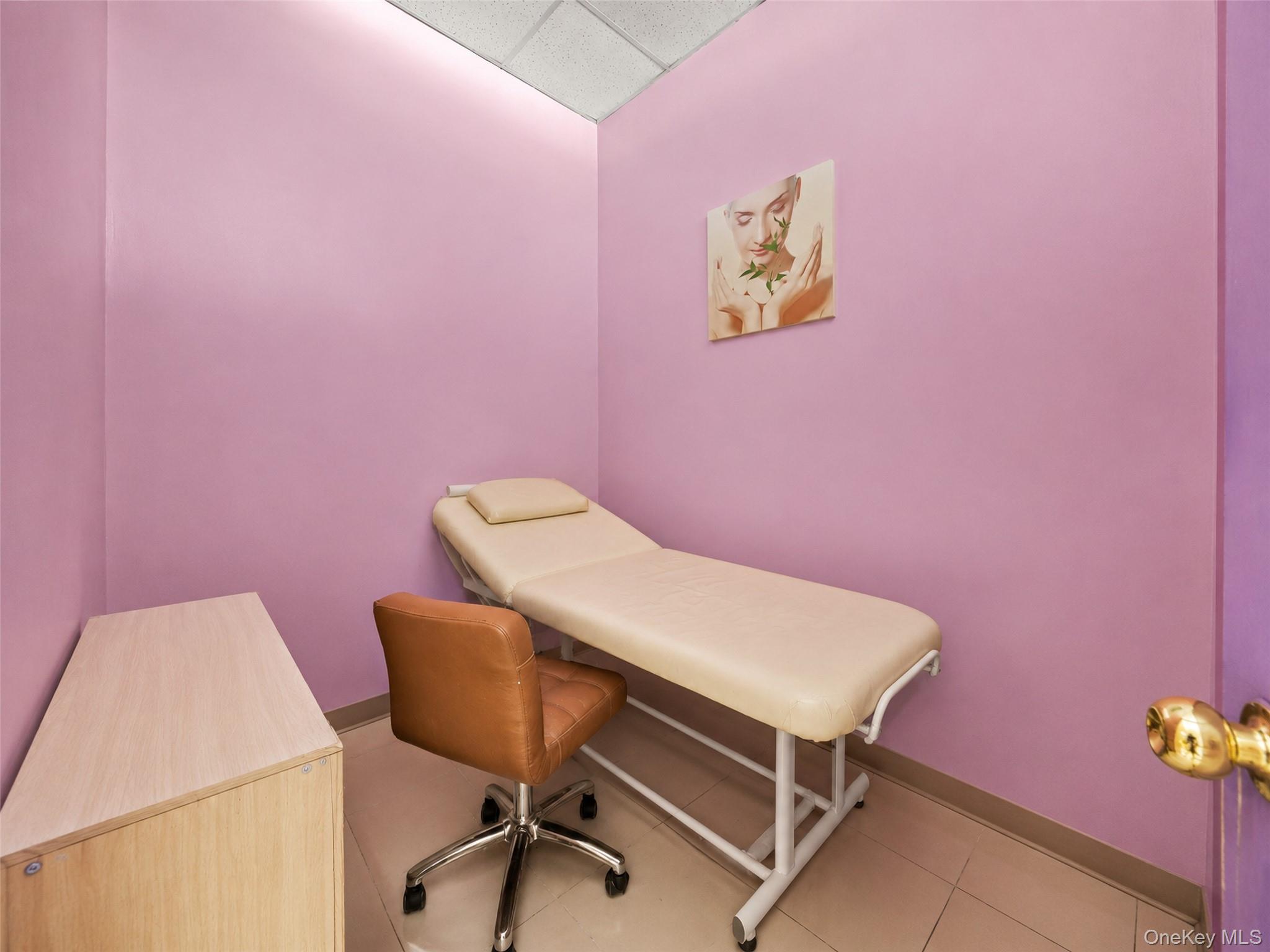 60-11 Myrtle Avenue Property Photo 15