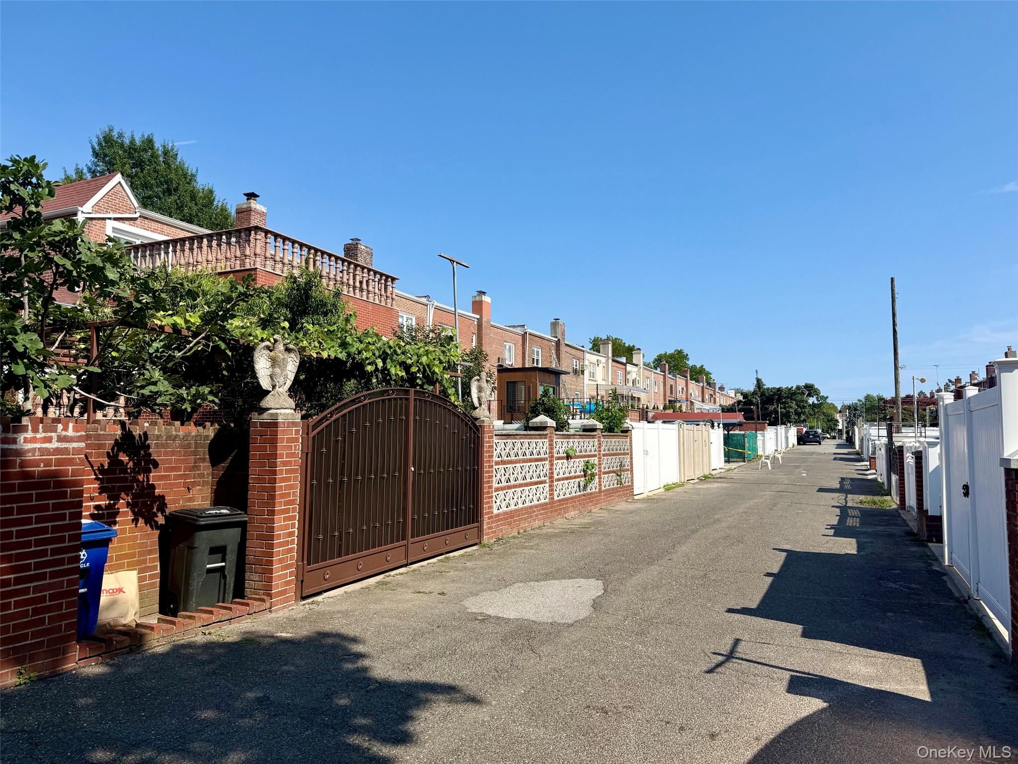 6354 77th Street Property Photo 12