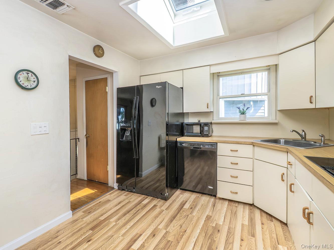 12 3rd Avenue Property Photo 12