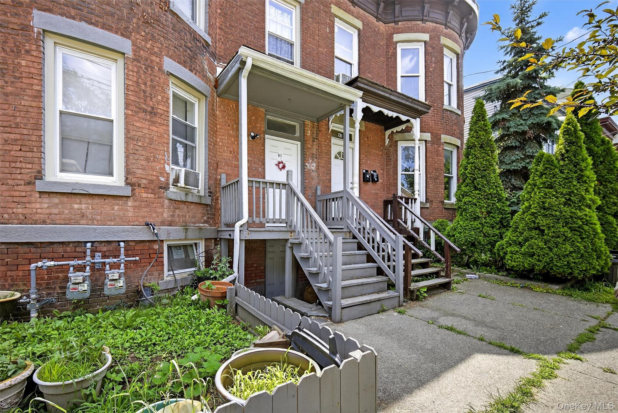 91 Carson Avenue Property Photo 2