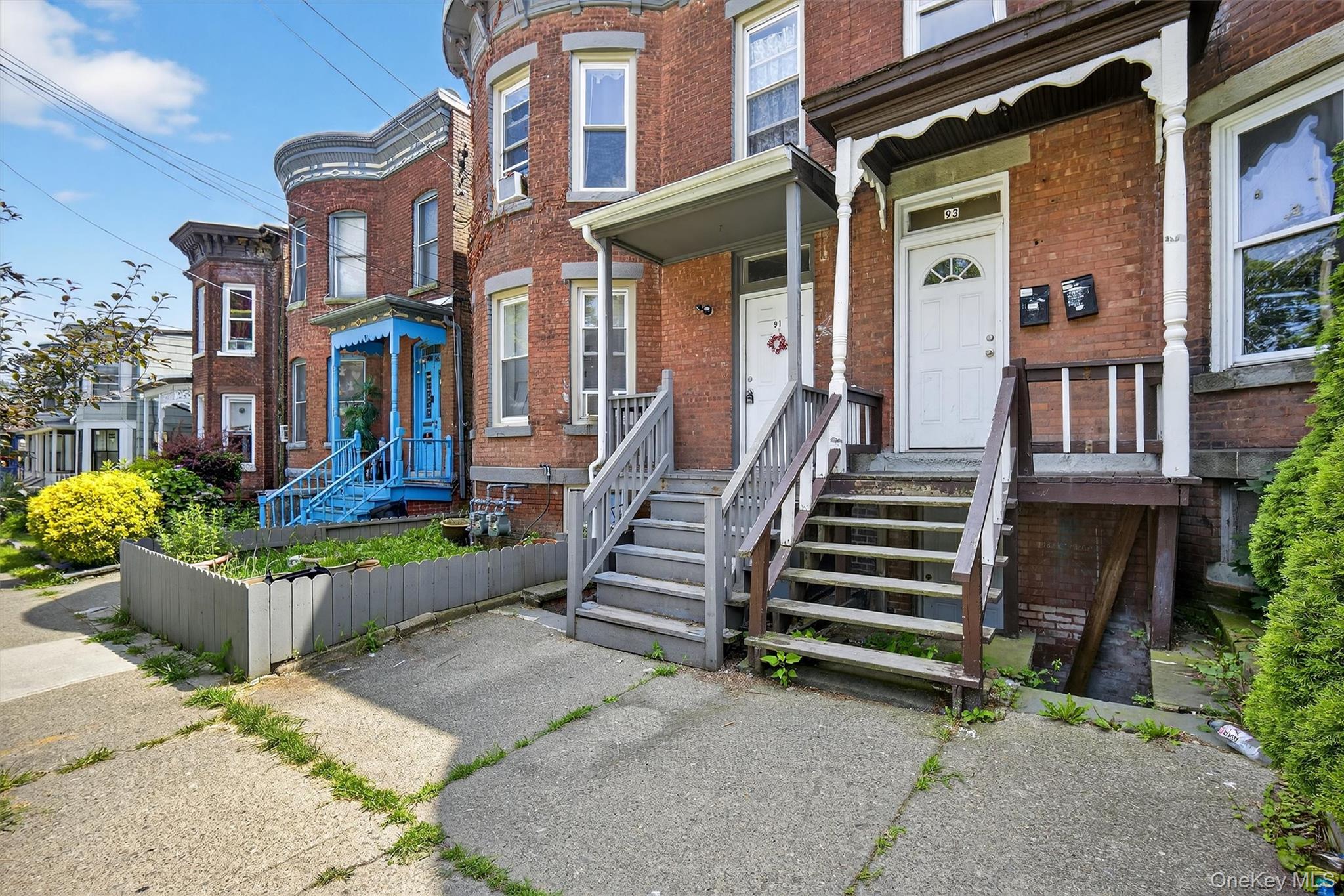 91 Carson Avenue Property Photo 3