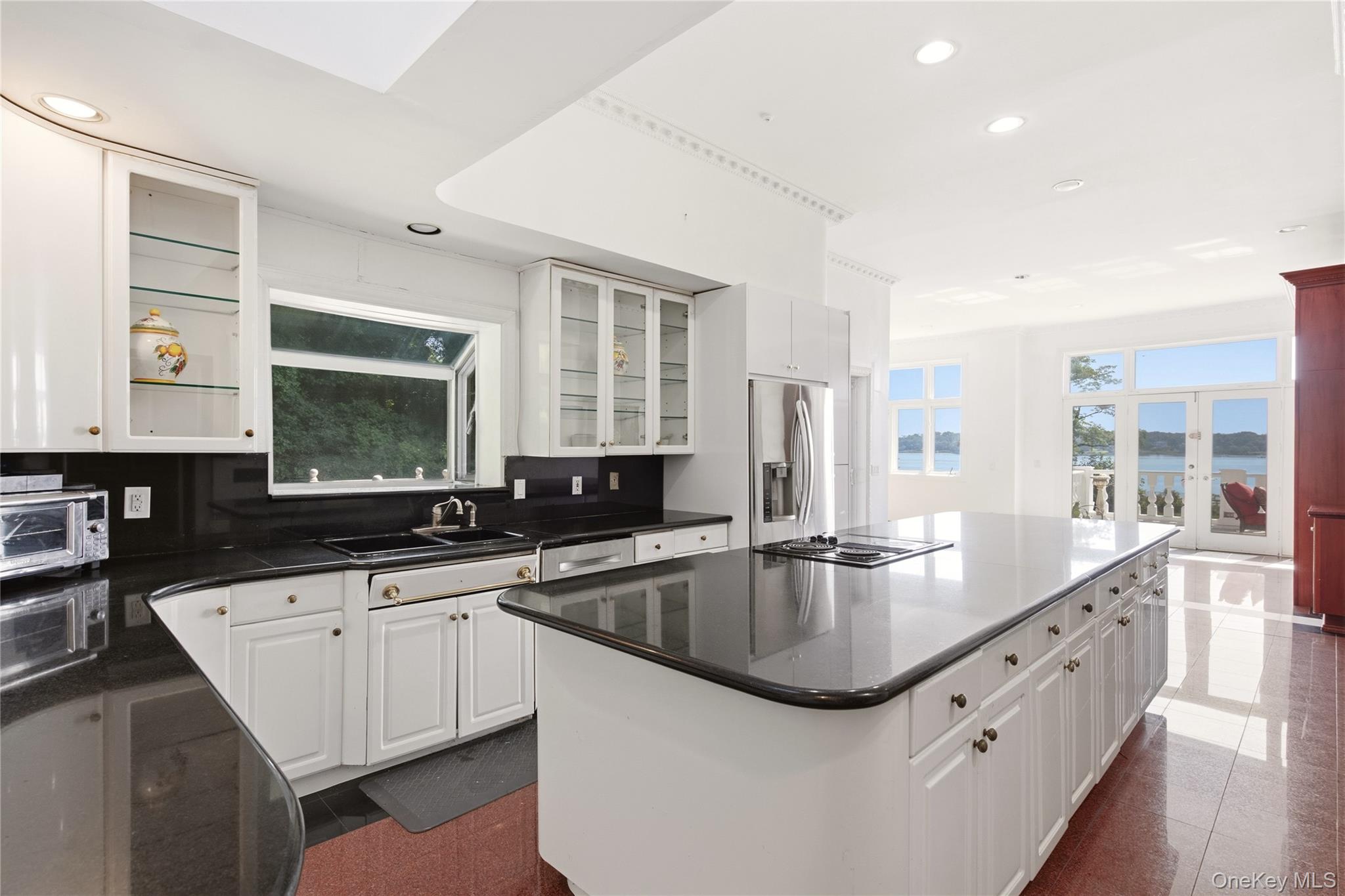 1007 W Shore Road Property Photo 18