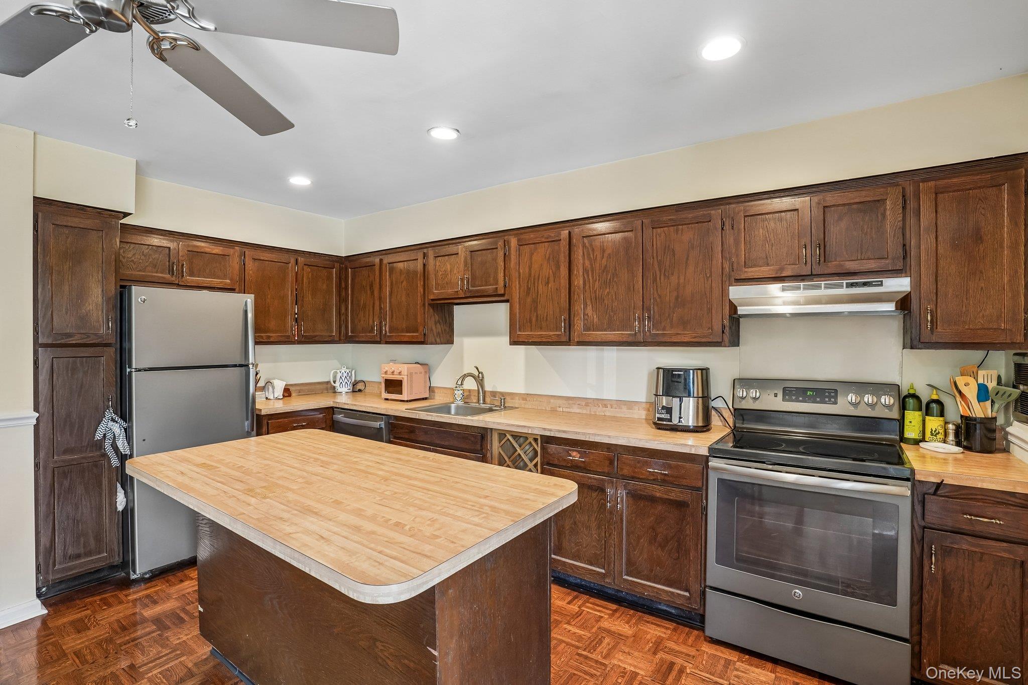 19 Somerset Drive Property Photo 12