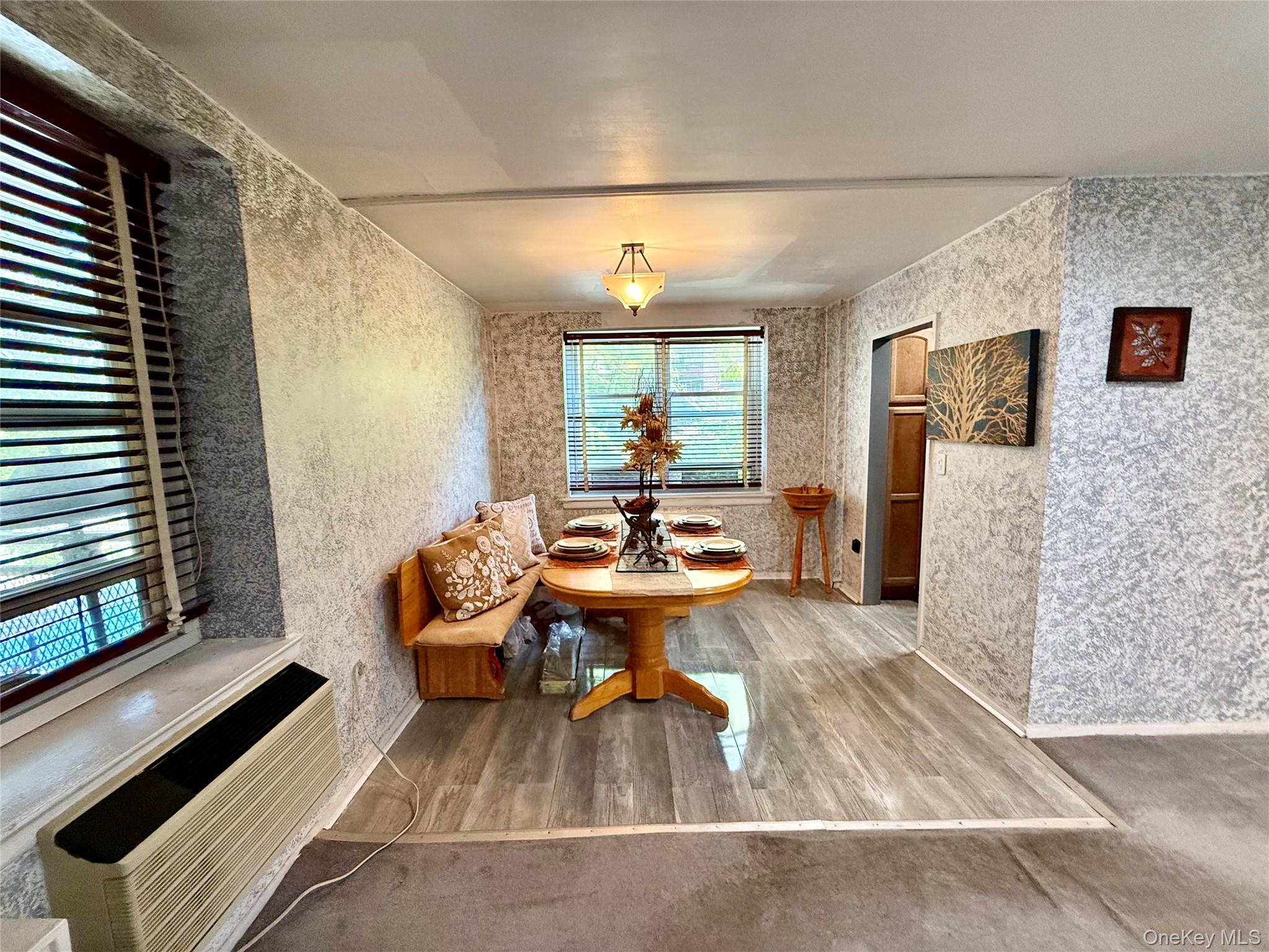30 South Cole Avenue 2e Property Photo 3