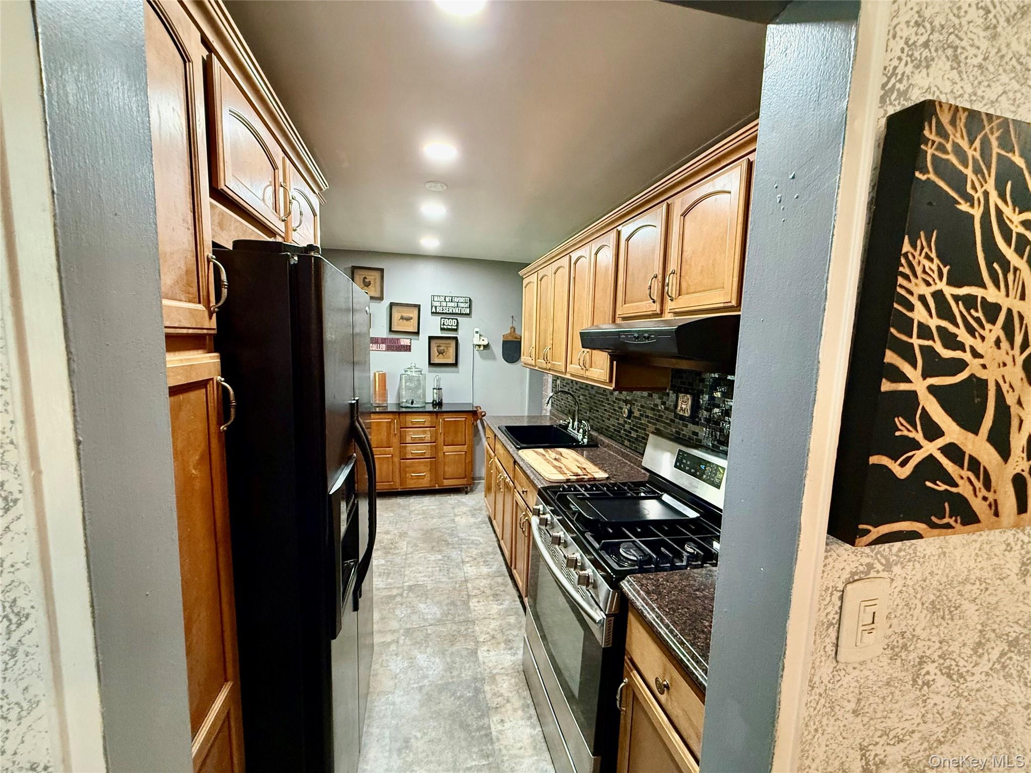 30 South Cole Avenue 2e Property Photo 6