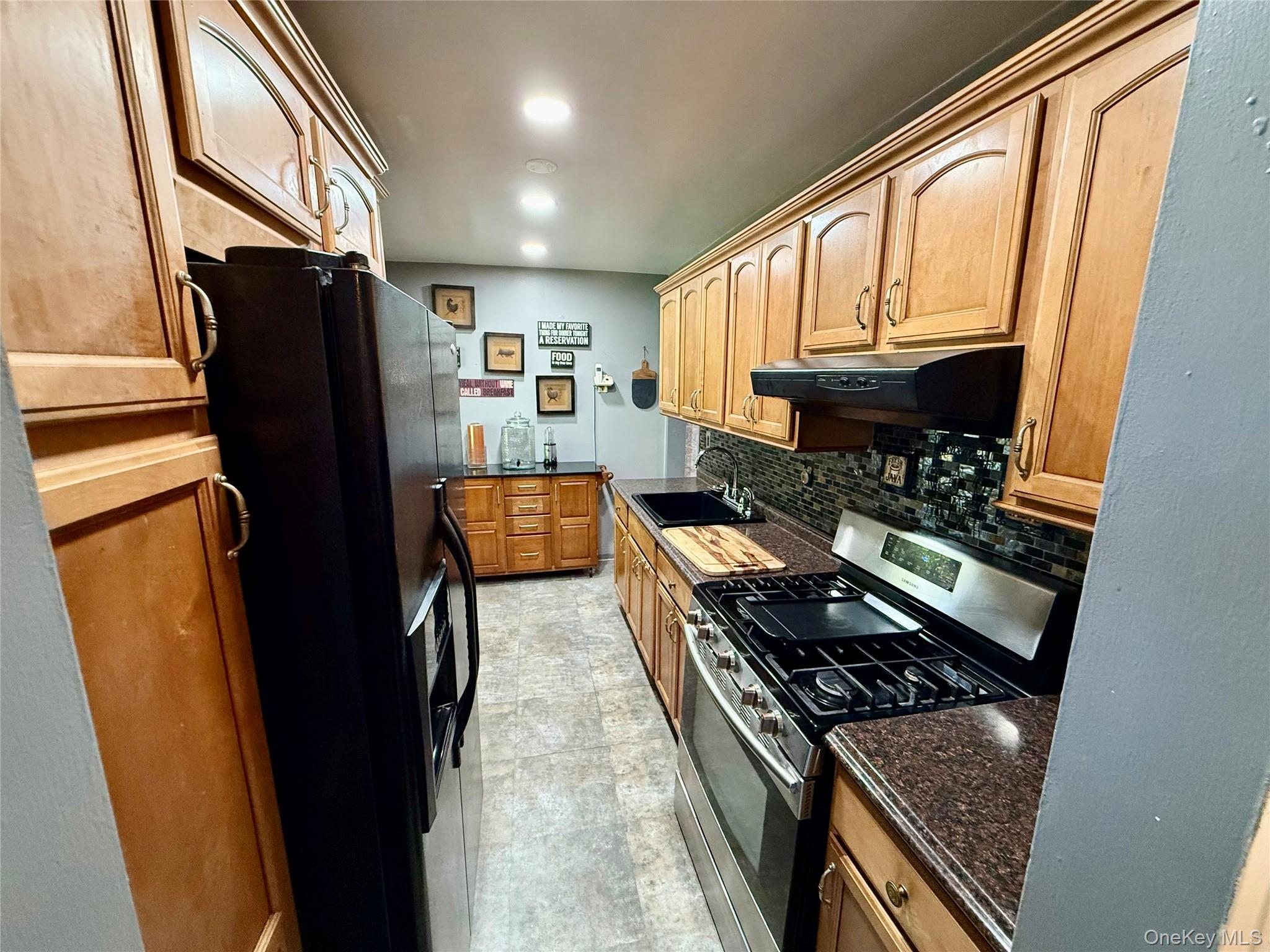 30 South Cole Avenue 2e Property Photo 7