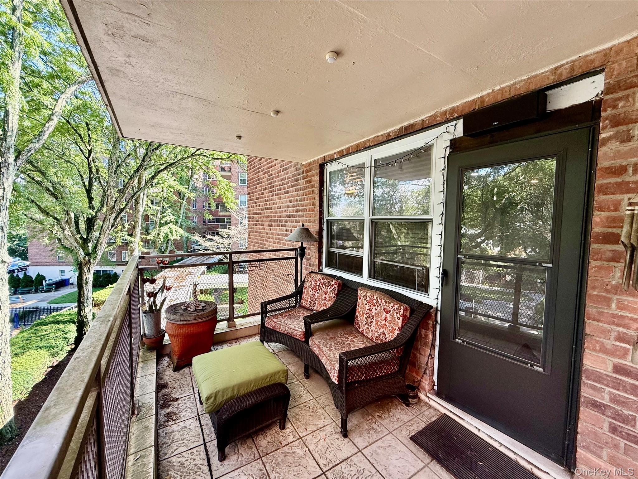 30 South Cole Avenue 2e Property Photo 12