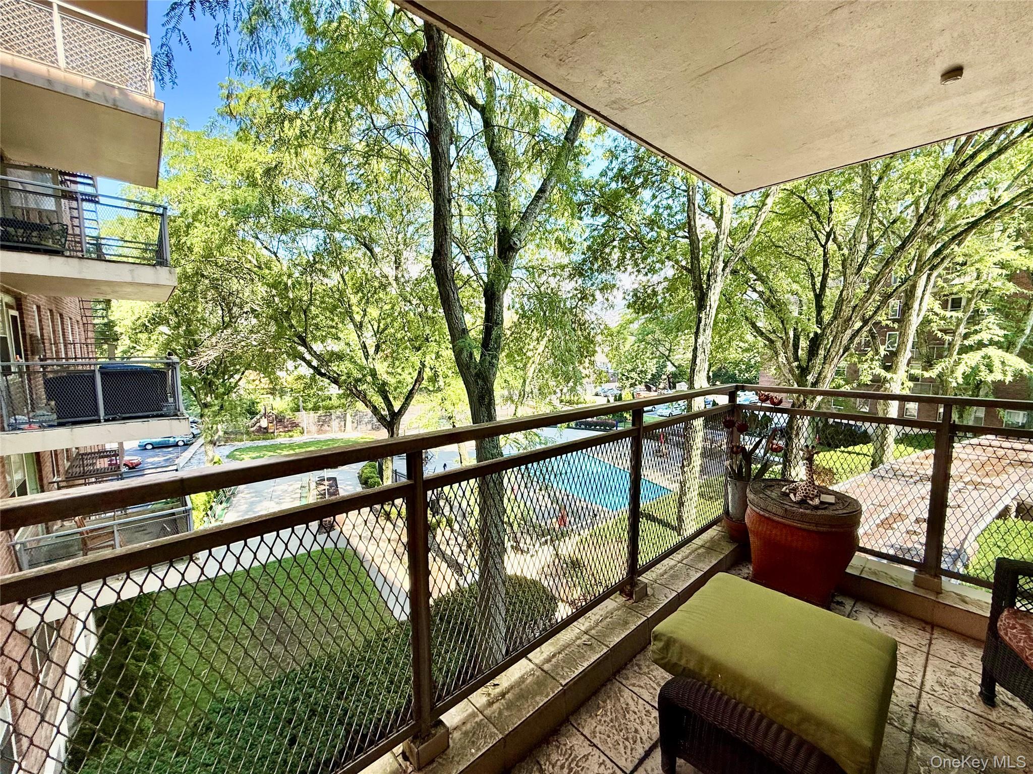 30 South Cole Avenue 2e Property Photo 13