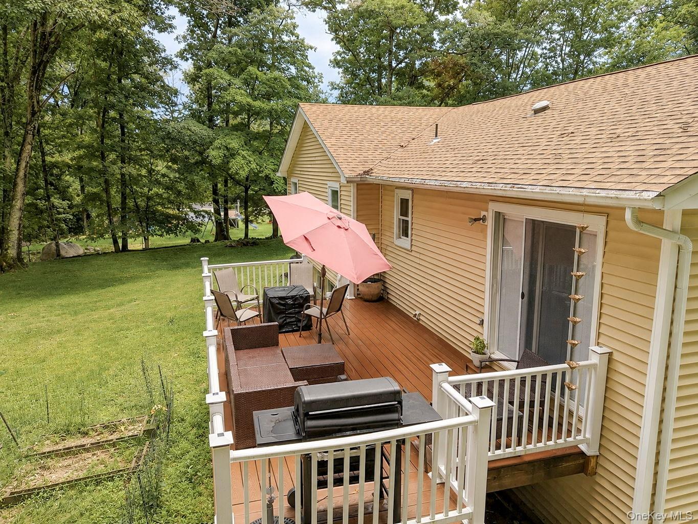 386 Nashopa Road Property Photo 4