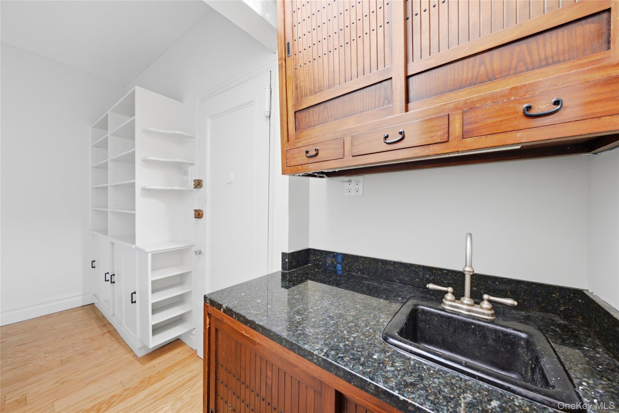 96 Perry Street B5c Property Photo 5