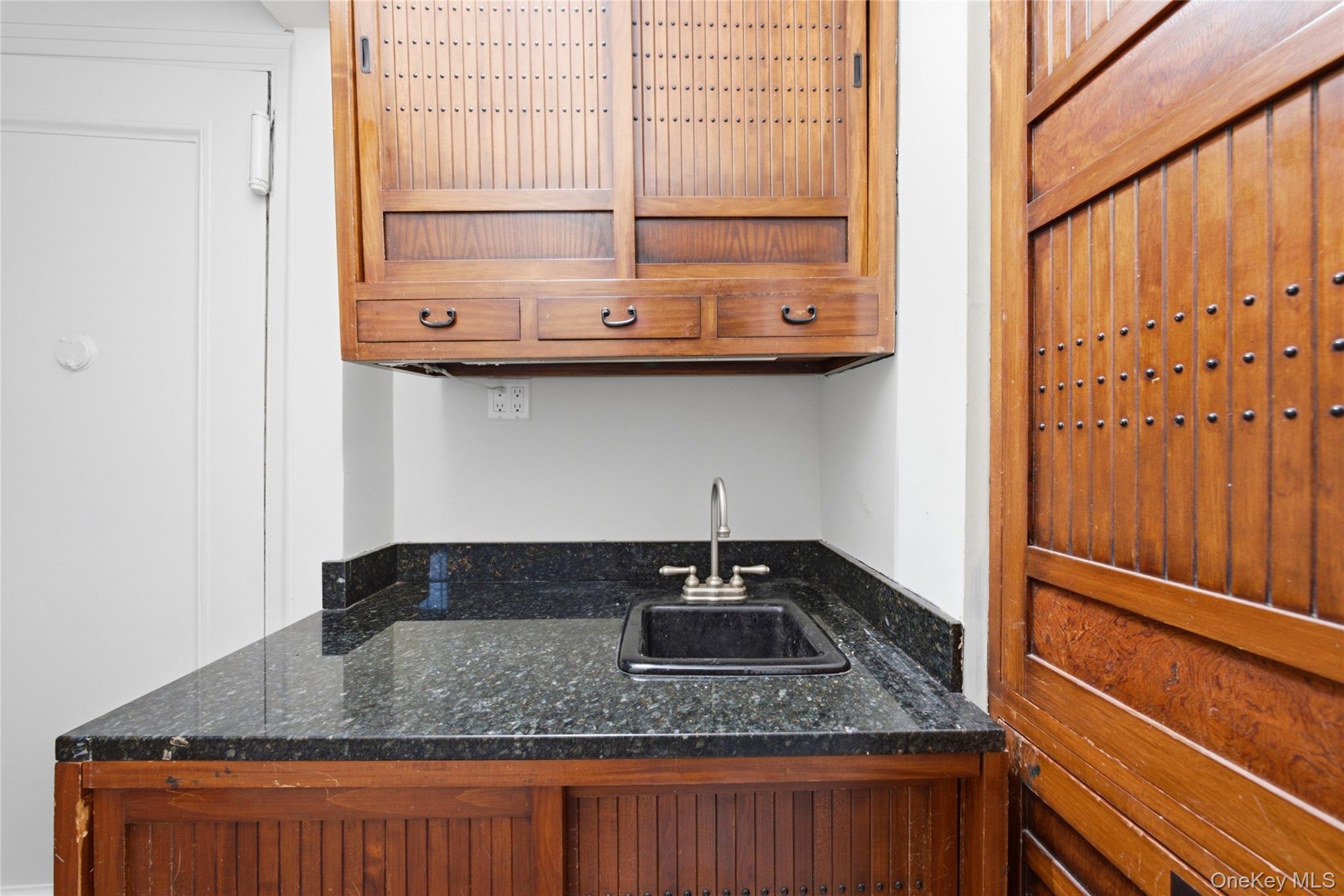 96 Perry Street B5c Property Photo 6
